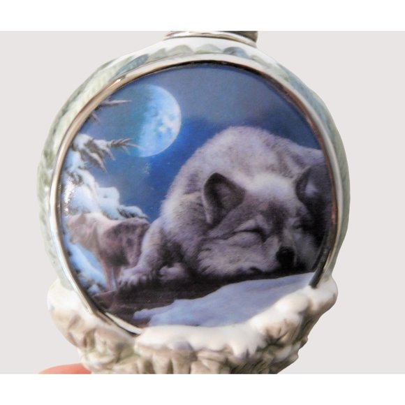 Call of the Wilderness Ornament Moonlit Phantom by Kevin Daniel 2000 Bradford - Picture 2 of 5